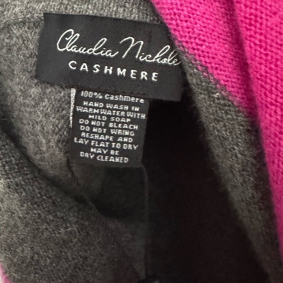 NWT Claudia Nichole 100% Cashmere Gray Fuchsia Colorblock Poncho Sweater O/S - Picture 6 of 8